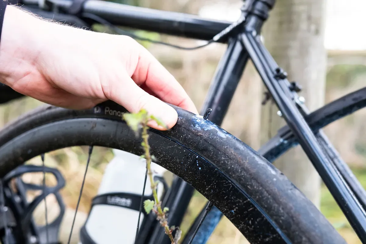 How-to-repair-tubeless-puncture-3.webp