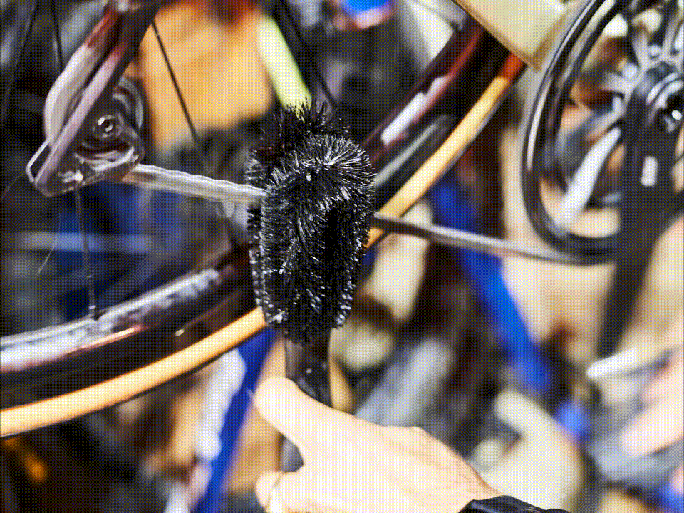 bicycle-chain-cleaning.gif