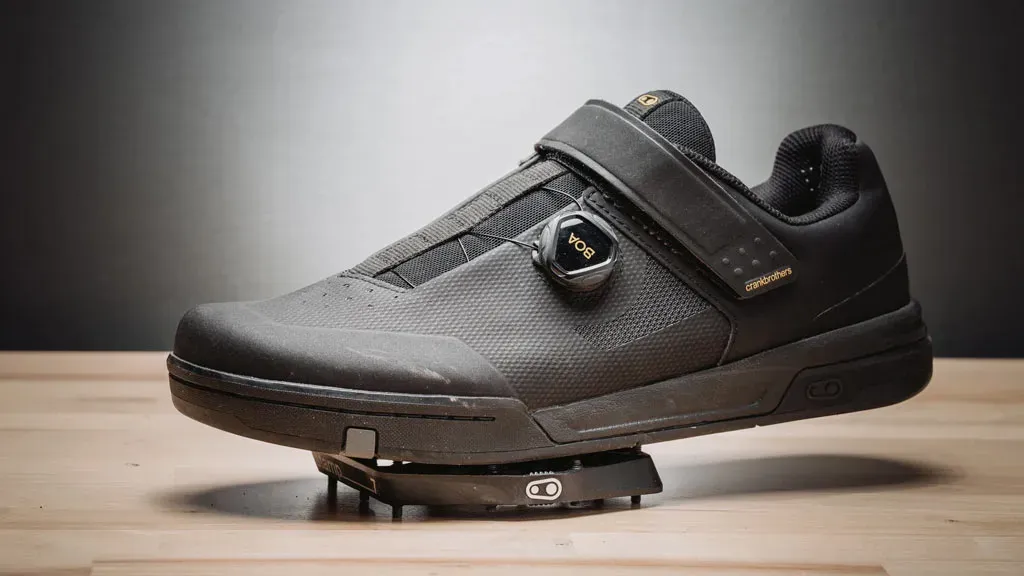 crankbrothers-mallet-shoes-pedal_vk.webp